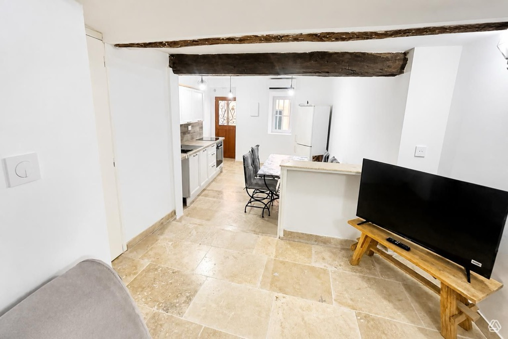 À vendre : Appartement T2 de 40 m2  CAVE de 20m2  centre Ollioules