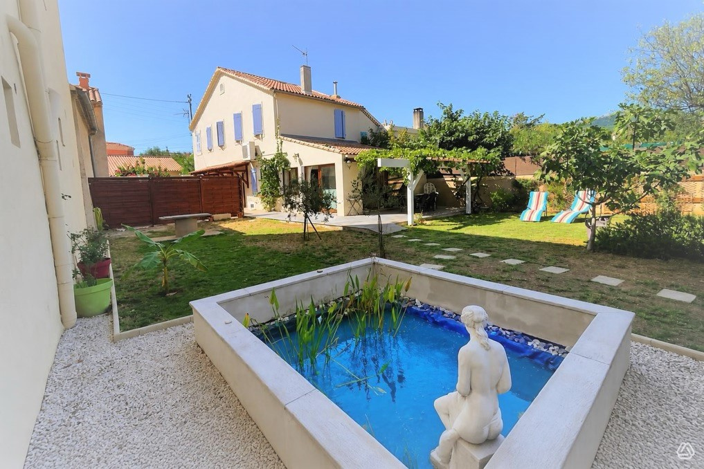 charmante maison de 6 pièces, offrant 111 m2 d’espace de vie idéal pour votre famille !